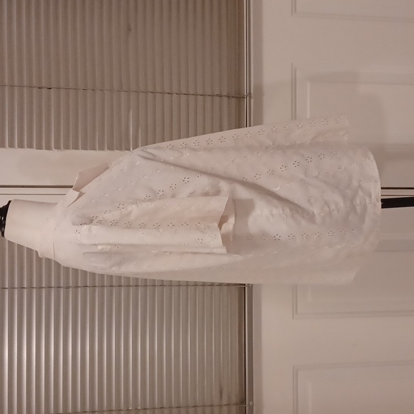 $4 Add-on White Lace-like Floral Blouse - Size Medium - Picture 3 of 10